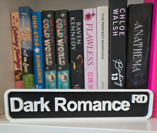 Dark Romance - Shelf Decor