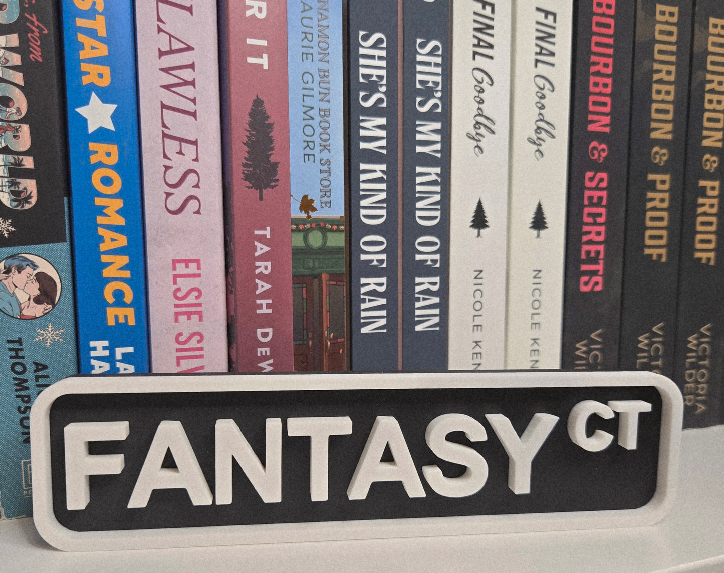 Fantasy - Shelf Decor - Black