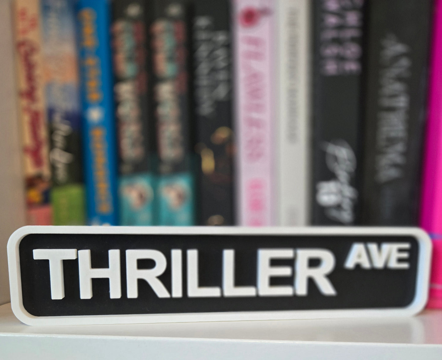Thriller - Shelf Decor