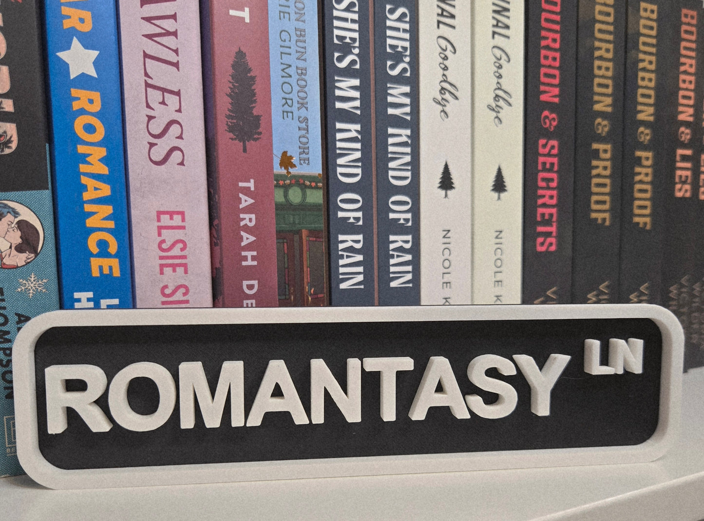 Romantasy - Shelf Decor - Black